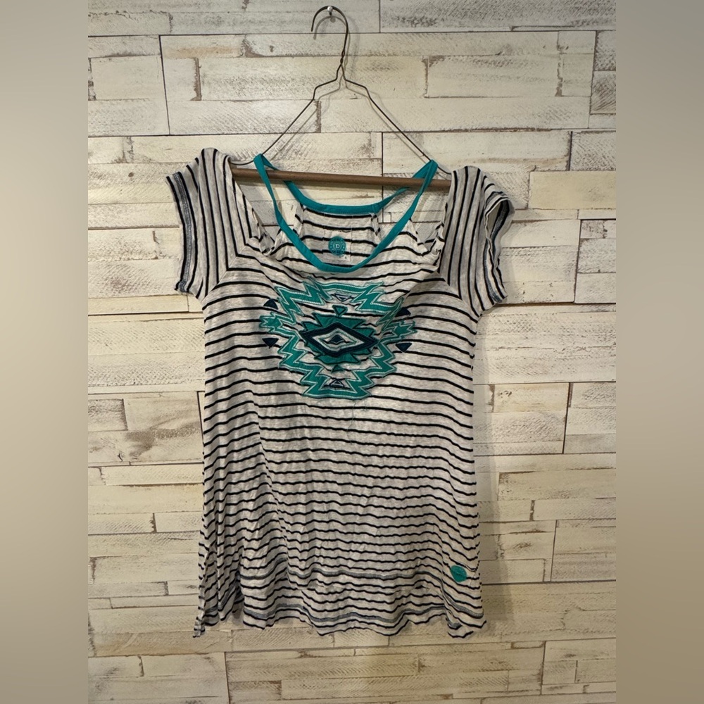Aztec cold shoulder
